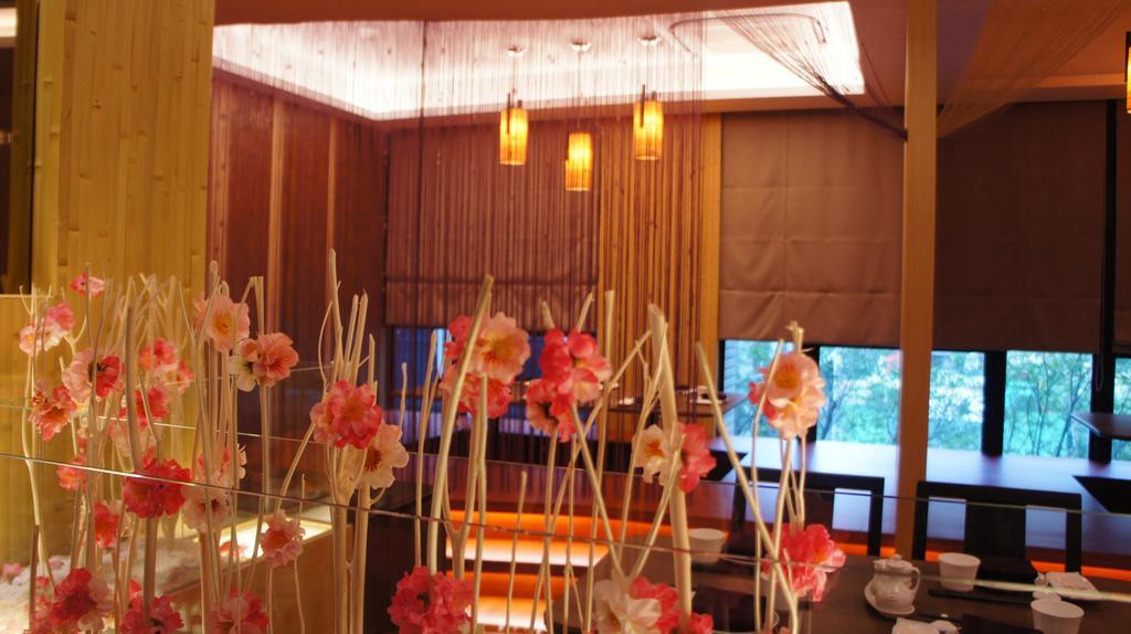 Happiness Inn Hotel Синьчжуан Экстерьер фото