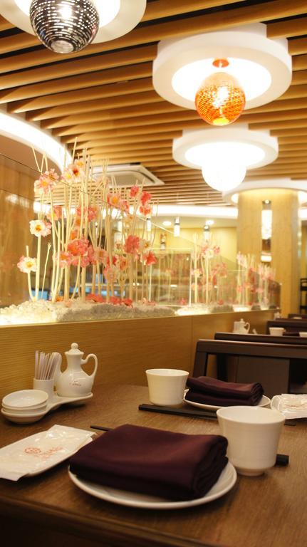 Happiness Inn Hotel Синьчжуан Экстерьер фото
