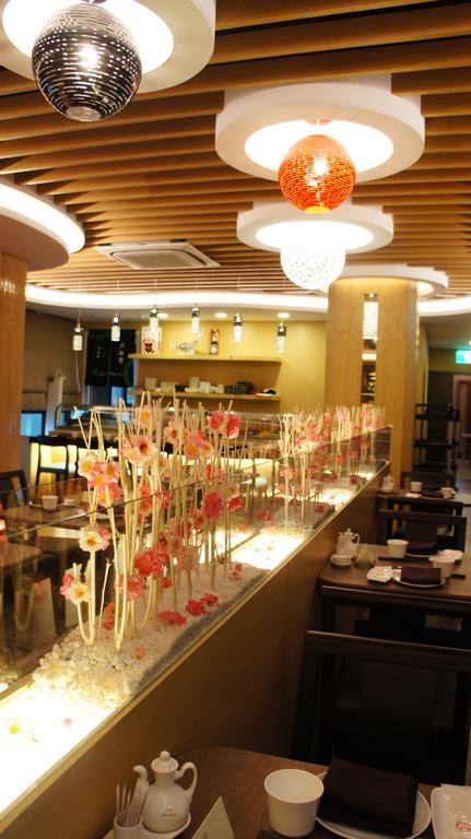 Happiness Inn Hotel Синьчжуан Экстерьер фото