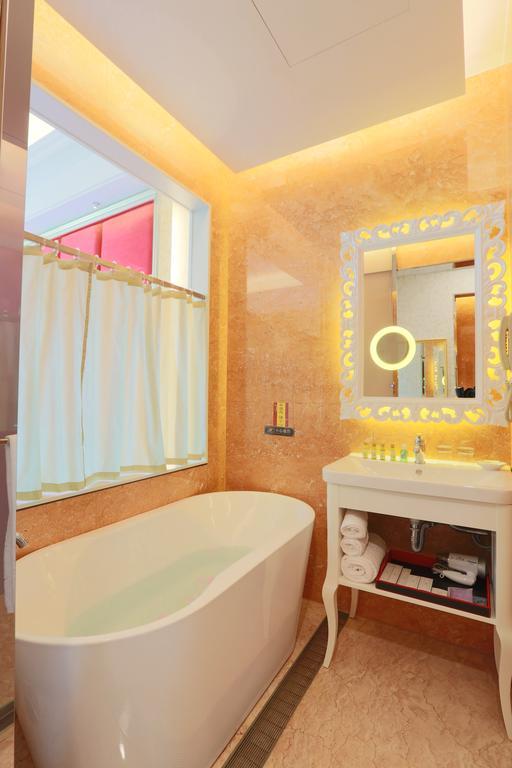 Happiness Inn Hotel Синьчжуан Экстерьер фото