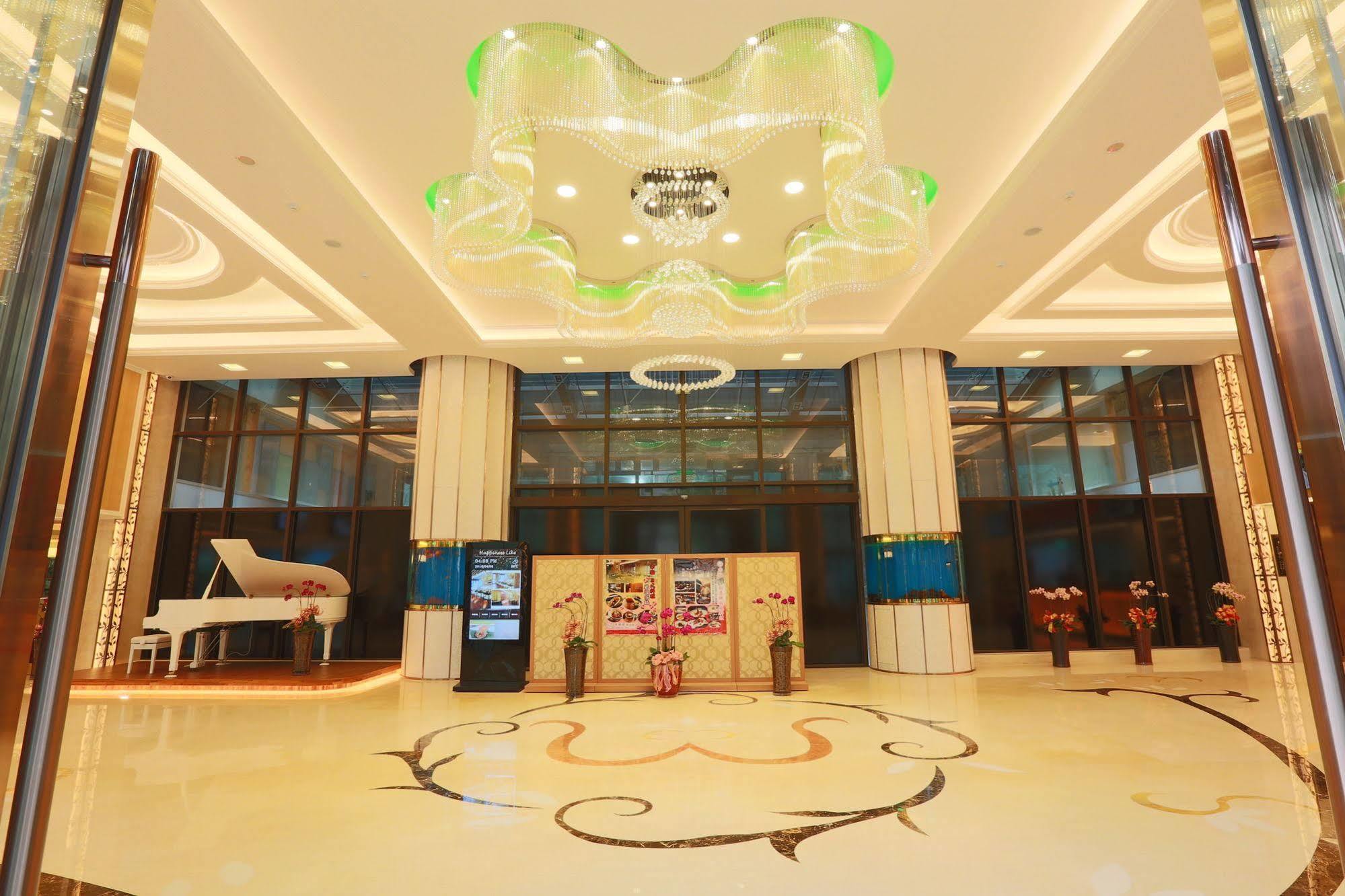 Happiness Inn Hotel Синьчжуан Экстерьер фото
