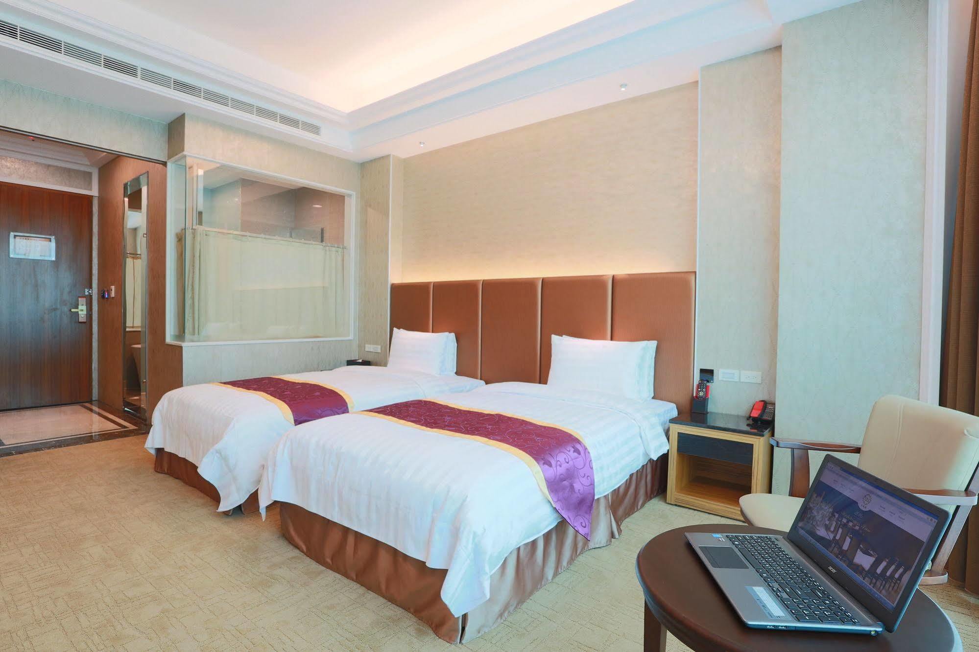 Happiness Inn Hotel Синьчжуан Экстерьер фото