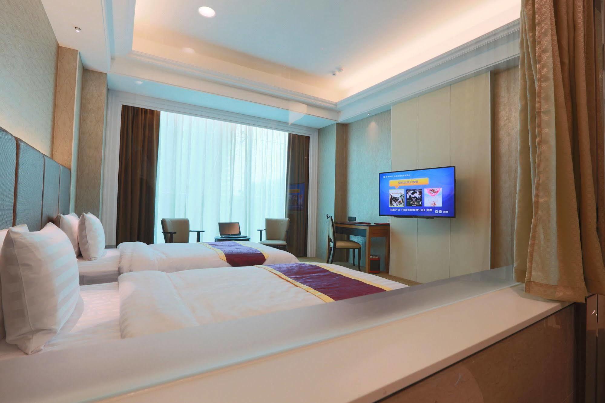 Happiness Inn Hotel Синьчжуан Экстерьер фото