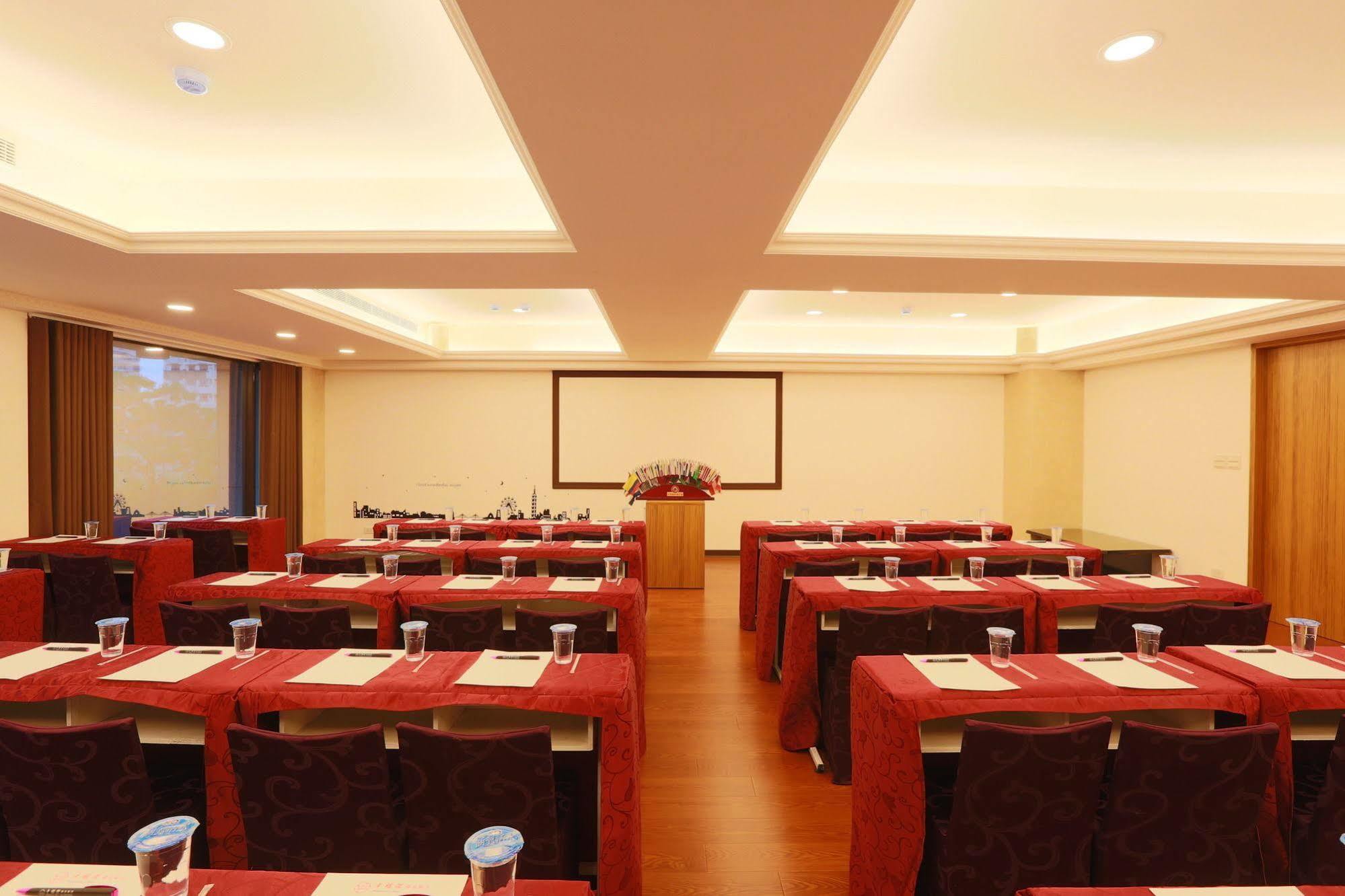 Happiness Inn Hotel Синьчжуан Экстерьер фото